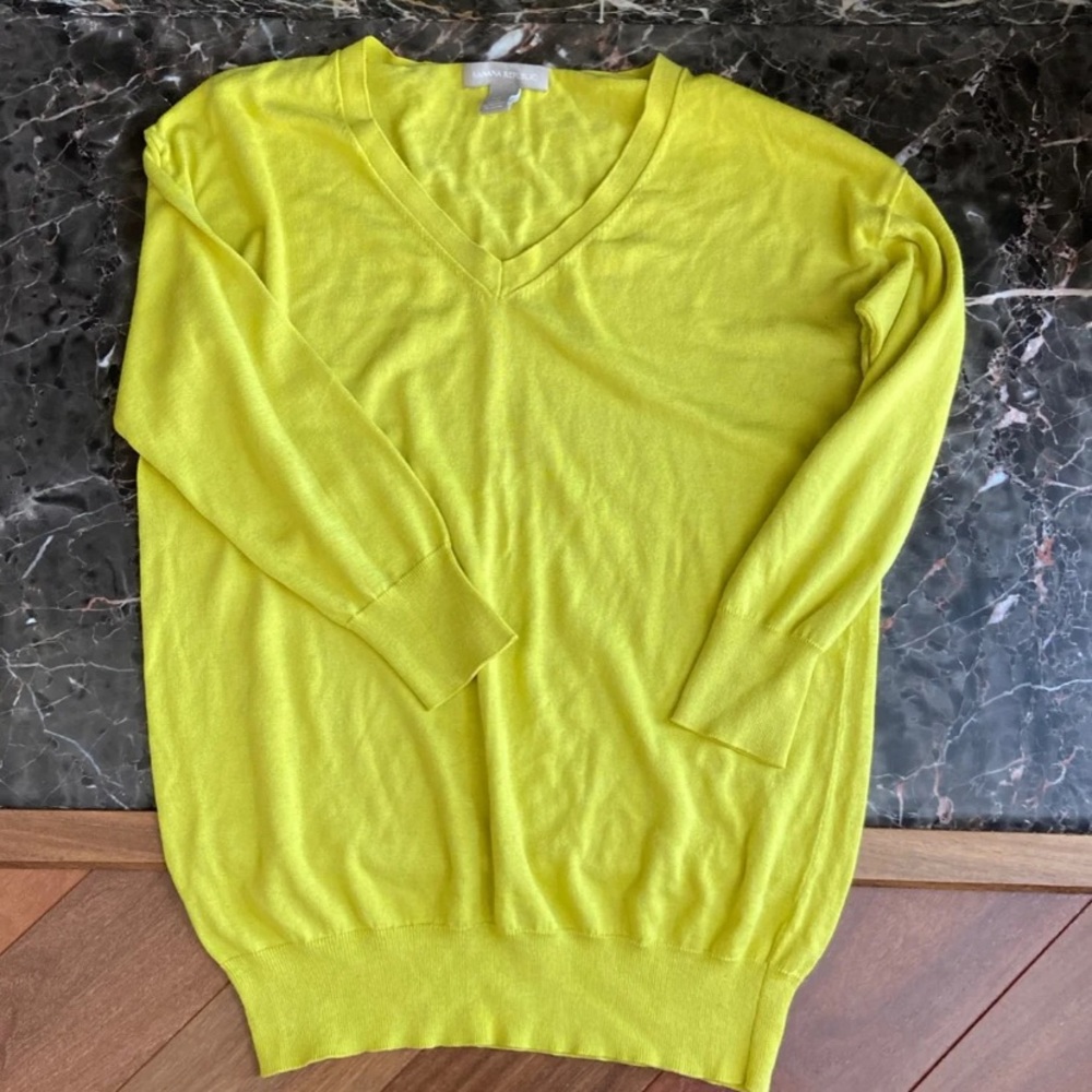5/$25 Banana Republic Yellow Sweater Sz Small
